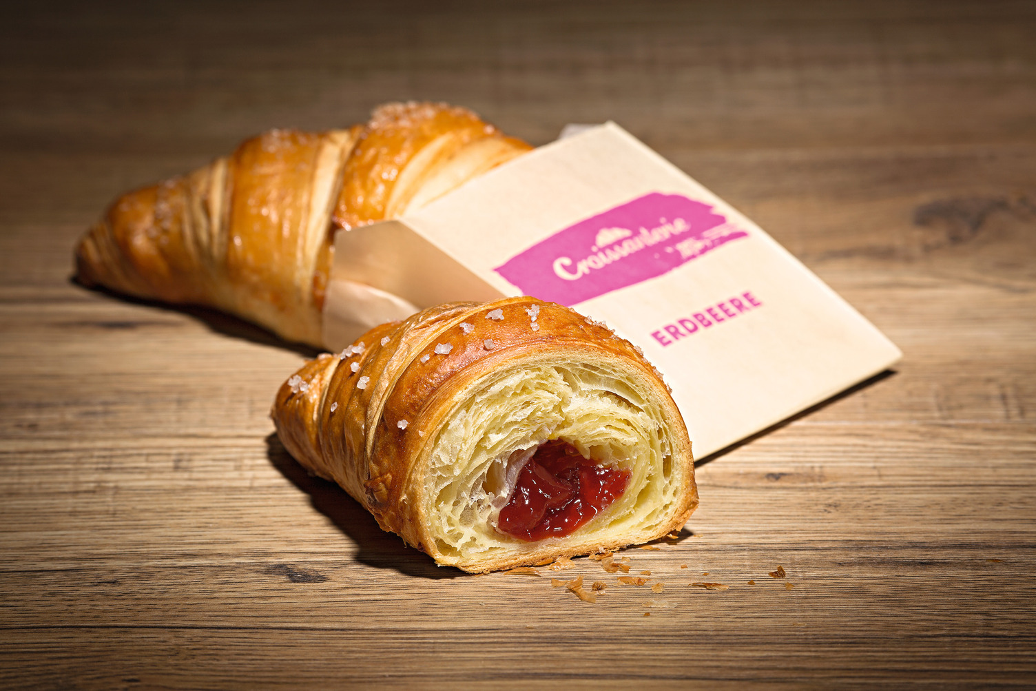 CROISSANTERIE Erdbeer-Buttercroissant 90g