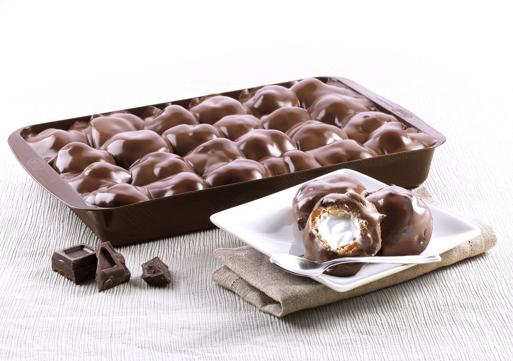 Profiteroles Scuro Vaschetta 1100g